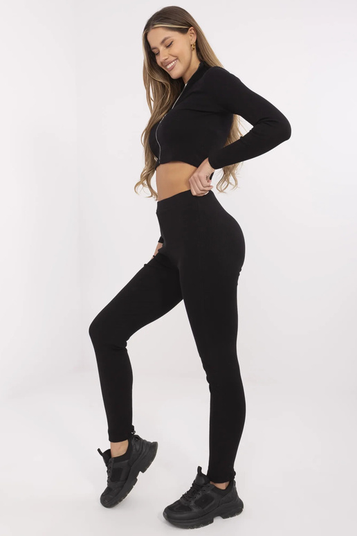 Melns divdaļīgs rievotais komplekts...