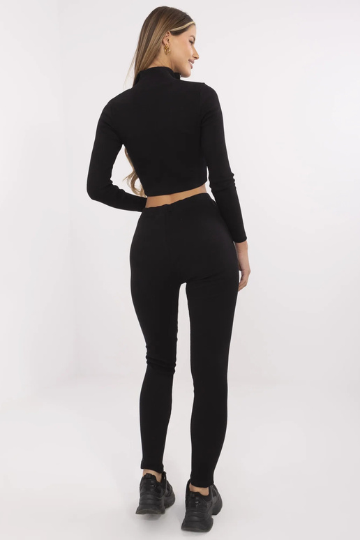 Melns divdaļīgs rievotais komplekts...