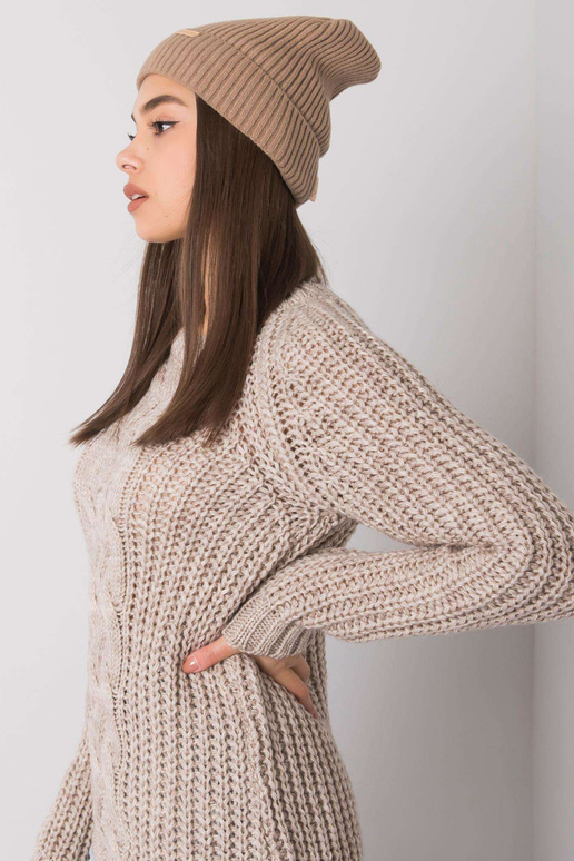 Tumši bēša sieviešu adīta cepure RUE...