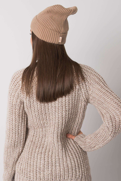 Tumši bēša sieviešu adīta cepure RUE...