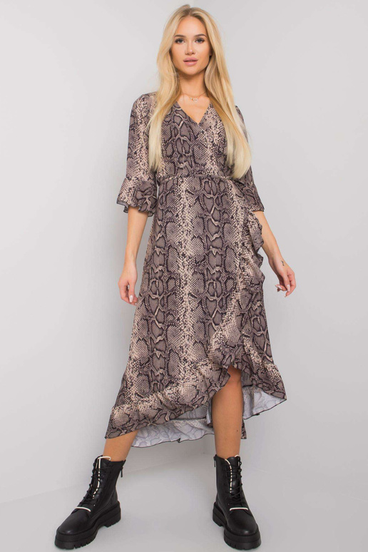 Melna un bēša kleita ar volāniem...