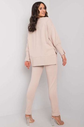 Gaiši bēšs divdaļīgs... 2