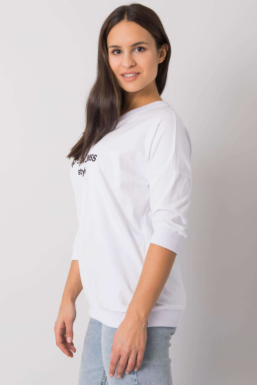 Balts sporta krekls ar uzrakstu...