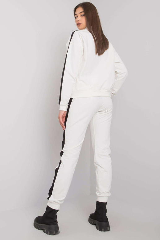 Ecru sieviešu komplekts ar svītrām...