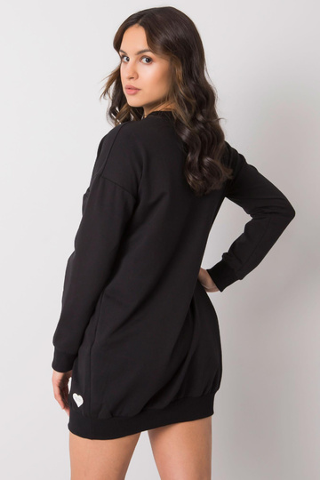 Melna kleita ar kabatu... 2