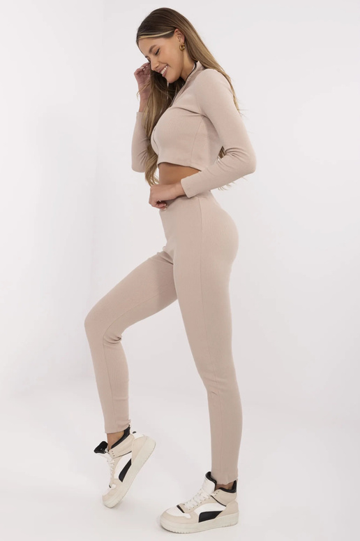 Gaiši bēšs divdaļīgs rievotais...