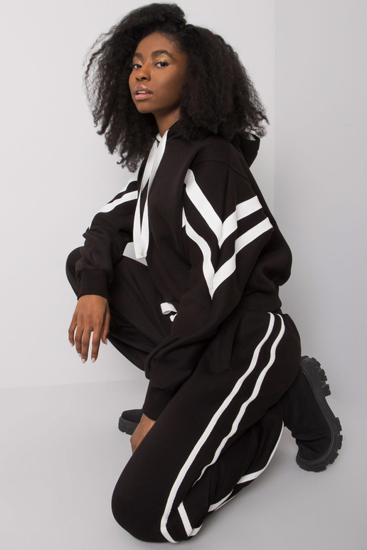 Melns ikdienas komplekts ar Stacy...