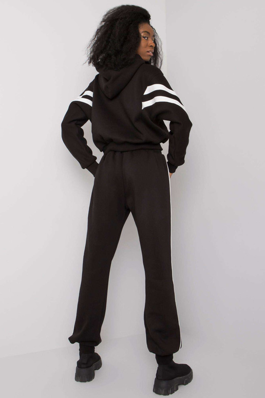 Melns ikdienas komplekts ar Stacy...