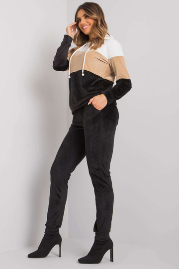 Melnbalts velūra komplekts...