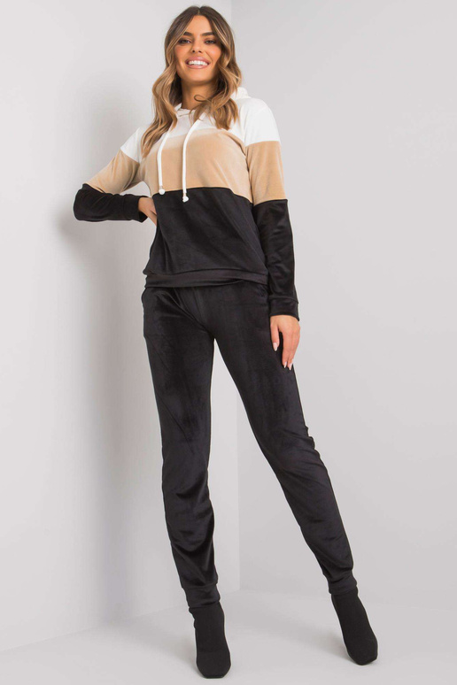 Melnbalts velūra komplekts ar biksēm...