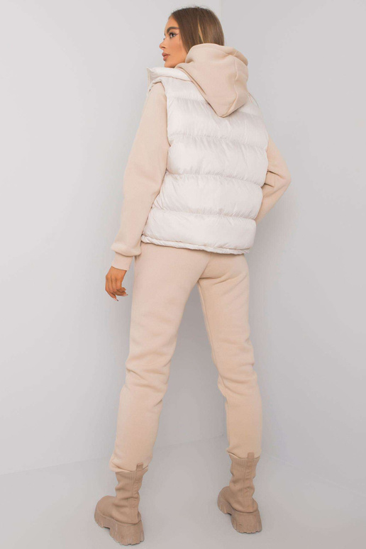 Gaiši bēšs komplekts ar Aysel vesti