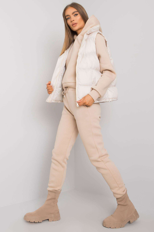 Gaiši bēšs komplekts ar Aysel vesti