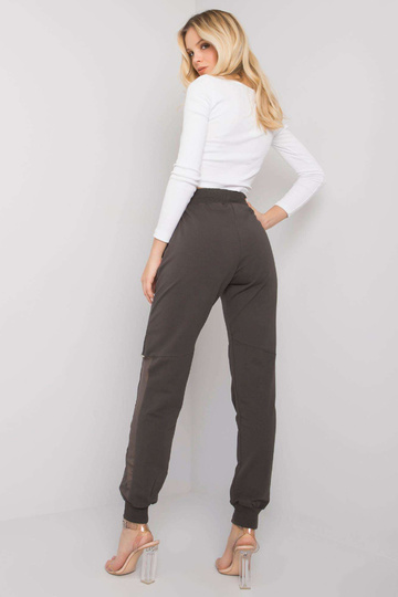 Tumšas haki krāsas... 2