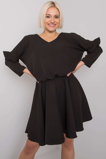 Melna kleita ar volāniem uz... 2