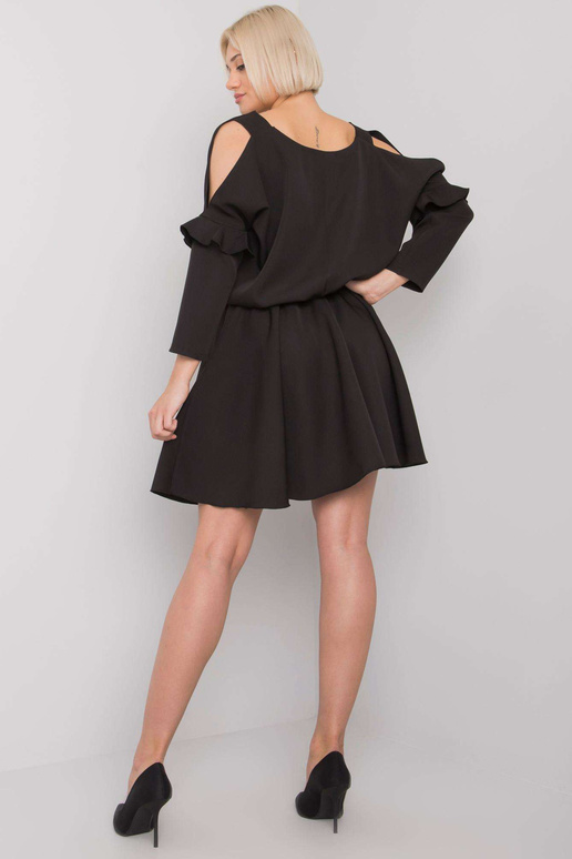 Melna kleita ar volāniem uz...