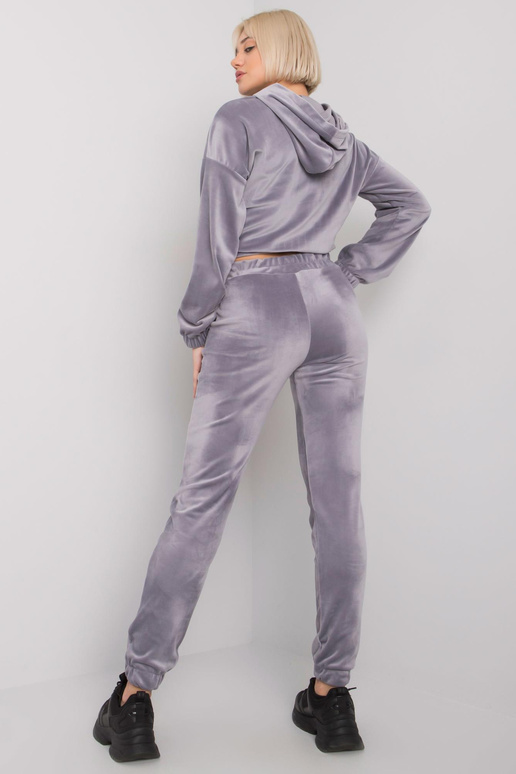 Pelēks divdaļīgs komplekts ar velūru...