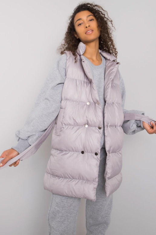 Pelēks trīsdaļīgs komplekts ar... Pelēks trīsdaļīgs komplekts ar...