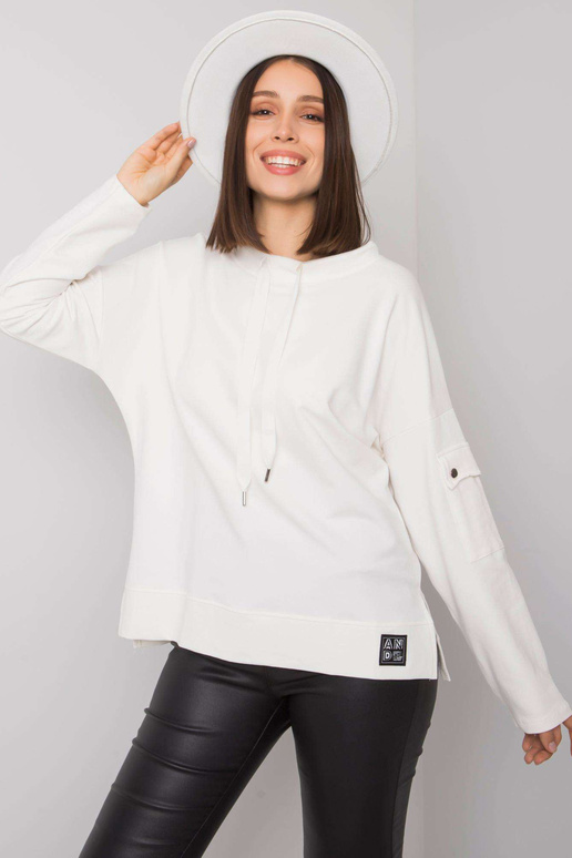 Ecru plus izmēra blūze ar kabatu...