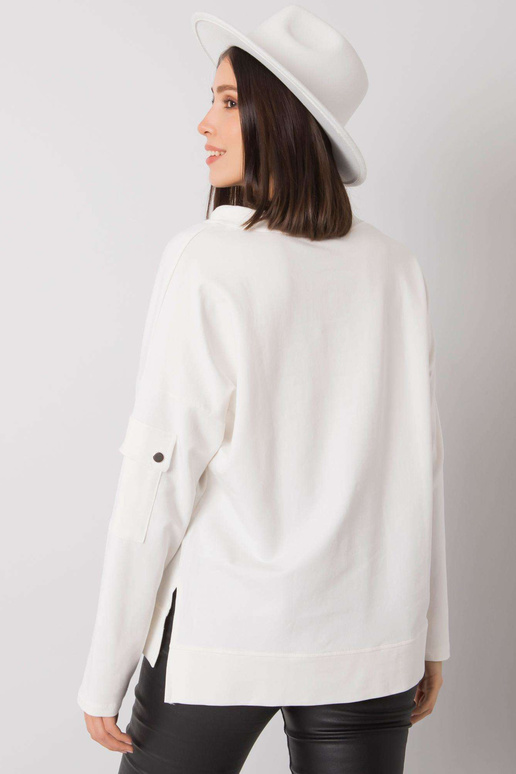 Ecru plus izmēra blūze ar kabatu...