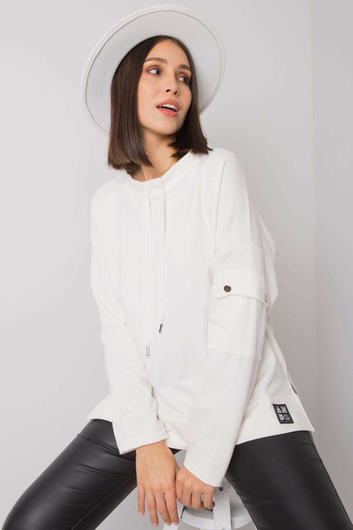 Ecru plus izmēra blūze ar kabatu...