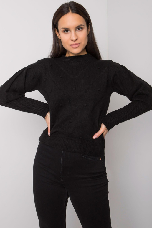 Melns džemperis ar dekoratīvām...