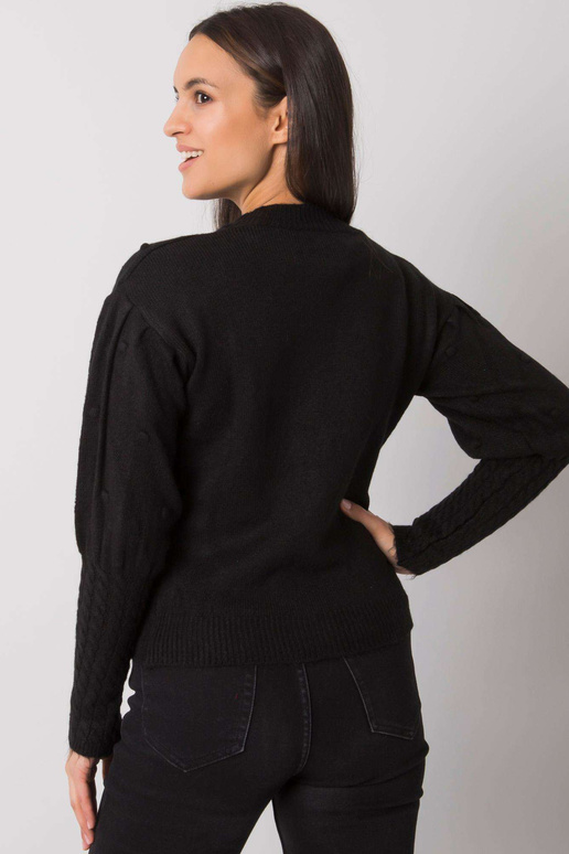 Melns džemperis ar dekoratīvām...