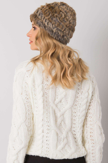 Bēša un pelēka kažokādas... 2