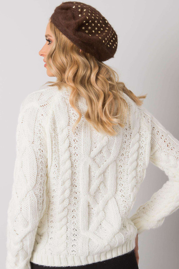 Brūna berete ar aplikācijām 2