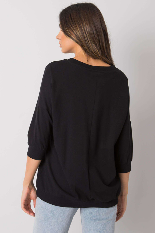 Melns sporta krekls ar uzrakstu...