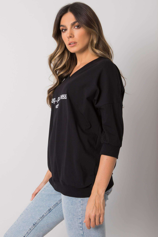 Melns sporta krekls ar uzrakstu...