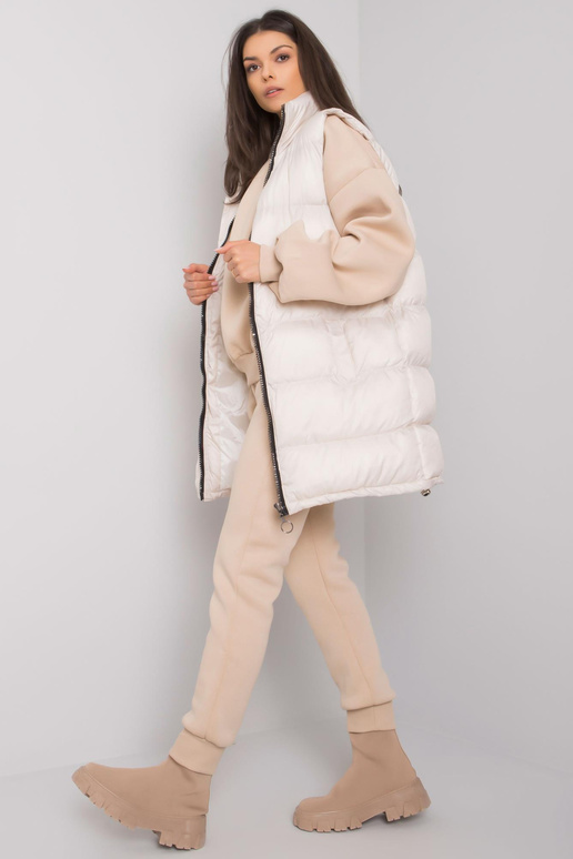 Bēšs komplekts ar Winchester vesti