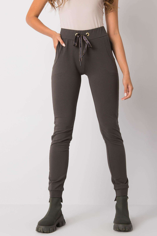 Davina tumšās haki krāsas kokvilnas... Davina tumšās haki krāsas kokvilnas...