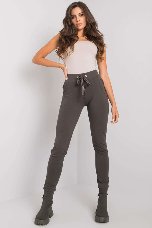 Davina tumšās haki krāsas kokvilnas... Davina tumšās haki krāsas kokvilnas...