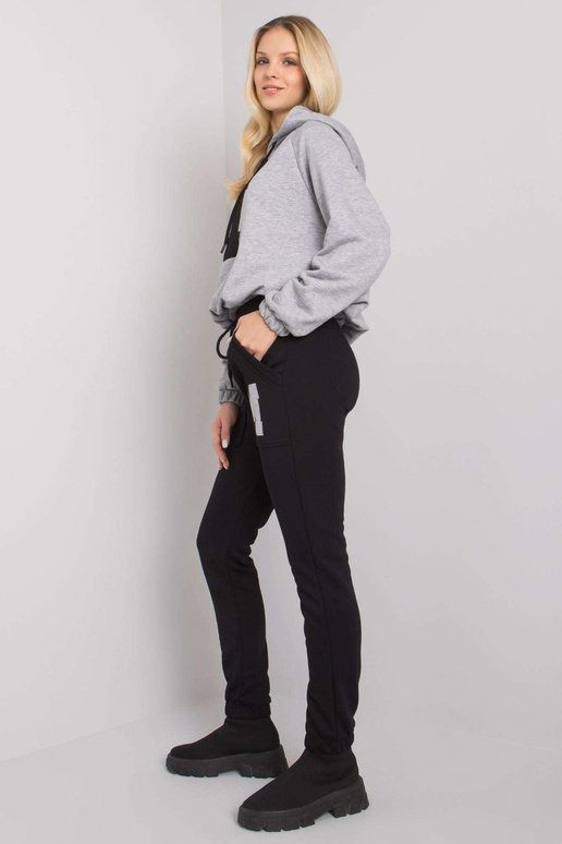 Melns un pelēks komplekts ar Danielle...