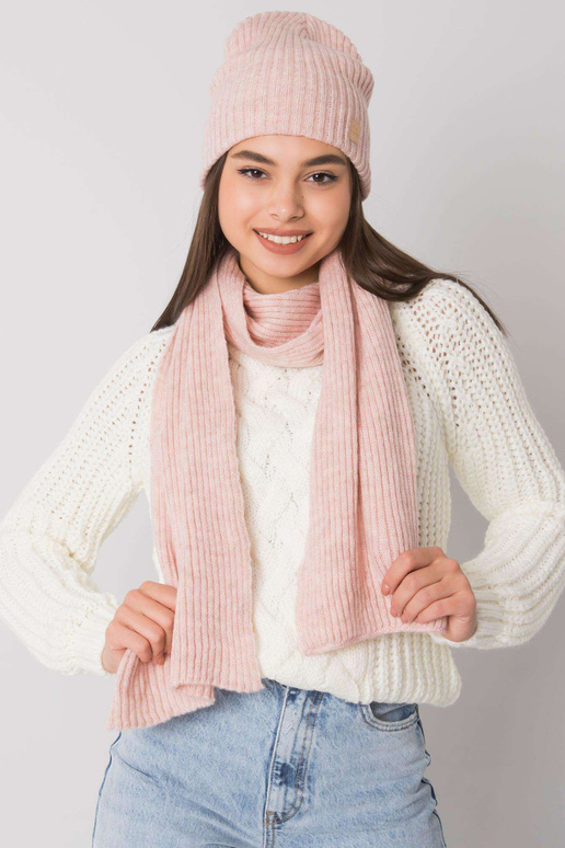 Netīri rozā ziemas komplekta cepure...