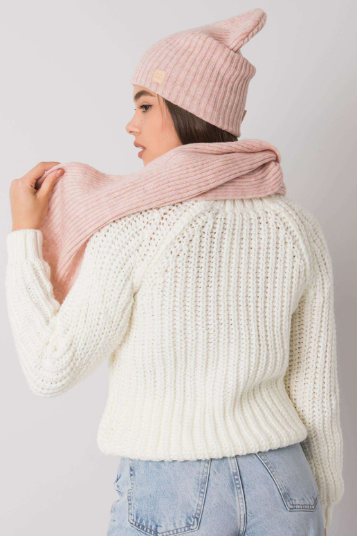 Netīri rozā ziemas komplekta cepure...