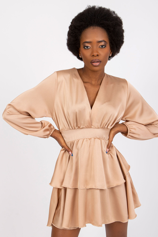 Gaiši bēša kleita ar volāniem Rimini