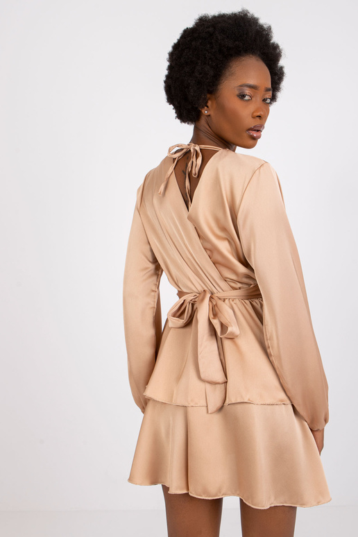 Gaiši bēša kleita ar volāniem Rimini