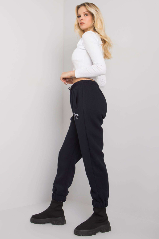 Tumši zilas treniņbikses ar Lilijas...