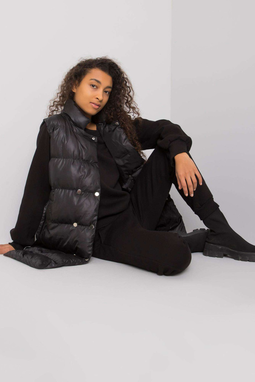 Melns trīsdaļīgs komplekts ar...