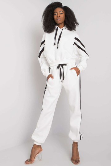 Balts ikdienas komplekts ar...