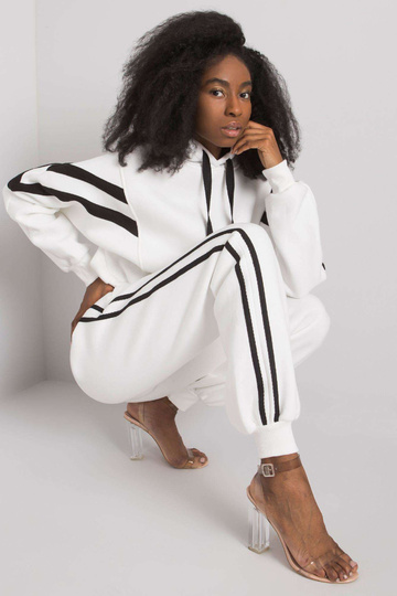 Balts ikdienas komplekts ar... 2