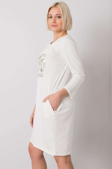 Ecru kleita ar kabatām...