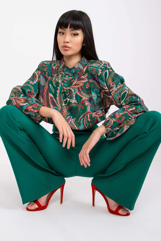 Zaļas elegantas bikses ar sānu malām...