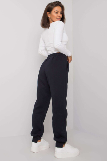 Tumši zilas sieviešu... 2