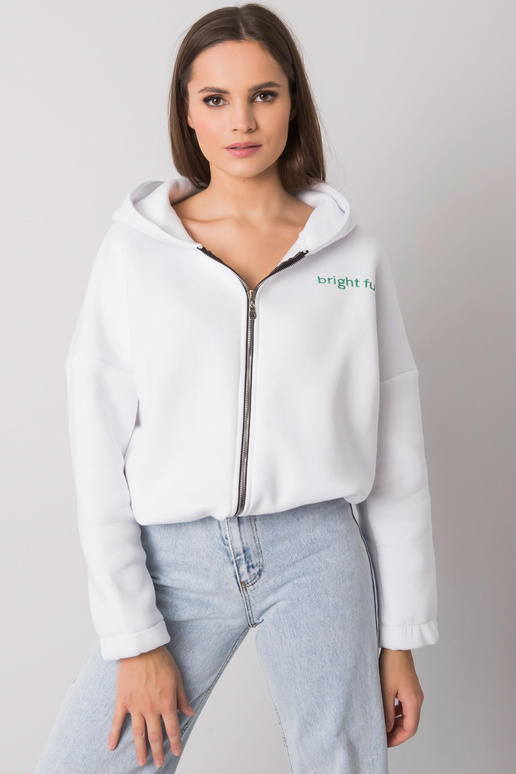 Balts sporta krekls ar izšuvumu...