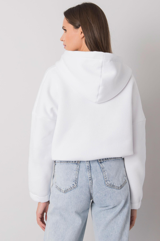 Balts sporta krekls ar izšuvumu...