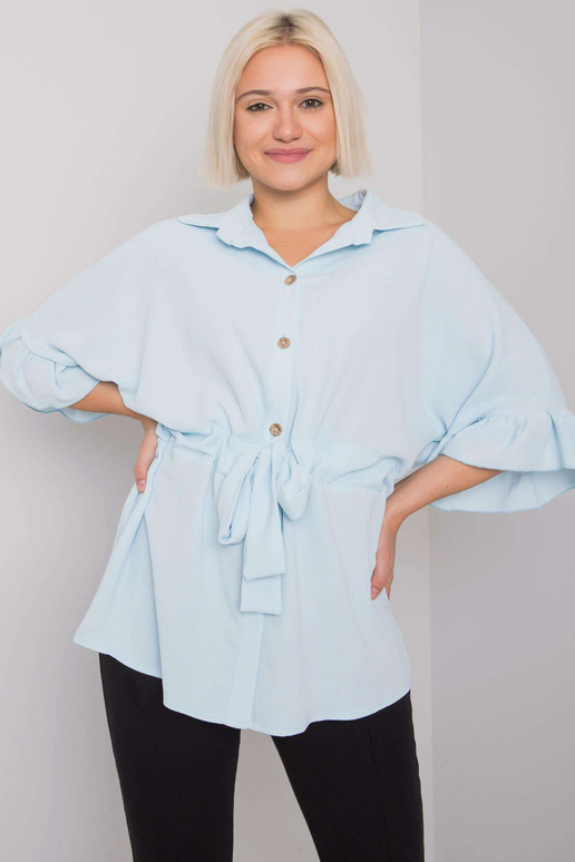 Gaiši zila blūze ar iesiešanu Marcia... Gaiši zila blūze ar iesiešanu Marcia...