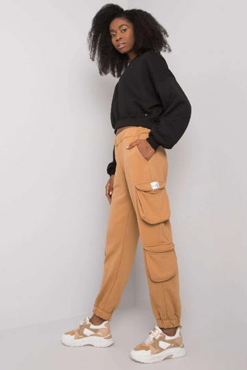 Kamieļu sieviešu...