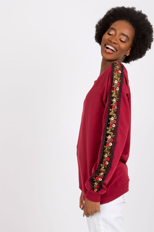 Bordo krāsas sporta krekls ar... Bordo krāsas sporta krekls ar...